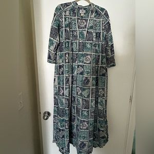 Beautiful Bete/Reyn Spooner mu’umu’u with pockets. Excellent condition.